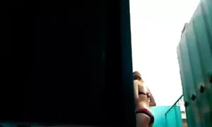 Một người đàn ông già đã bị quyến rũ bởi các bơm cơ thể của một cô gái trong phòng tập thể dục và nhìn cô tàu với niềm vui. Các cô gái tóc vàng mình tiếp cận người đàn ông và không cần thêm gì cả bắt đầu cho anh thổi kèn. Các hài lòng ông thoải mái từ một cách nhẹ nhàng, bú, động vào súng của các to, và kèm phim xet nhat ban ko che theo một dương vật, để cô ấy chặt trong tư thế.