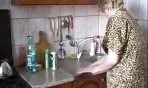 Một đẹp và cô gái nga quyết định đa dạng hóa sex nhật hd không che buổi tối của mình và nói chuyện với những người bạn trong một chat video. Sau khi chèn một máy rung vào âm đạo cô ấy có thể được điều khiển bởi những công cộng, cô ấy bắt đầu nhảy. Phơi bày bé cho cô hồi lớn, và không phải là vú nhỏ. Trong khi đó, khán giả kiểm soát rung trong vẻ đẹp của âm từ điện thoại của họ, và cô ta rên ngọt ngào và không có chút niềm vui từ tất cả mọi thứ, không quên để giao tiếp với bạn bè của mình.