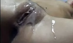 Một vài người đã tìm ra cách để đa dạng hóa của họ, tình dục, và có thêm niềm vui. Họ yêu cầu một người quay phim họ biết để họ quan hệ tình dục để họ có thể có nó trong nhà của họ bộ sưu phim sex nhật khong che tập và xem xét nó trong tương lai kết nối. Các người quay phim quay một cảnh làm tình trên giường của một cặp vợ chồng trẻ, và chúng như loài động vật hoang dã và bỏ qua anh ta.