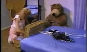 Cô gái tuyệt vời quyết định bất ngờ bạn trai của cô. Cô ấy cởi quần áo trong các đường phố khi cô ấy gần hồ bơi và bước vào nhà mà không có quần áo, trong đó phim xex nhat ban khong che các cậu nhận thấy ngay lập tức và đã vui mừng unreally. Anh ta bắt đầu liếm vẻ đẹp của cô, và cho rằng cô ấy đánh hắn, thổi kèn. Một cô gái với một cơ thể tuyệt đẹp đã ngủ trên ghế với bạn trai của cô làm việc đó trong nhiều loại tư thế.