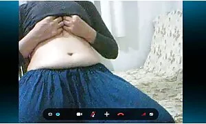 Một phim sec nhat ban ko che cô gái với một béo và cay mông đến đúc và bắt đầu thấy cô khá khối u ở phía trước của những máy ảnh. Vẻ đẹp đã sẵn sàng cho nhiều hơn và ngồi trước mặt các nhà điều hành của dương vật, kéo nó ra quần của mình và bắt đầu thổi kèn cho hắn khéo léo. Các bà hút dương vật thay thế trong âm đạo theo cô ấy và tích cực trớn âm đạo.