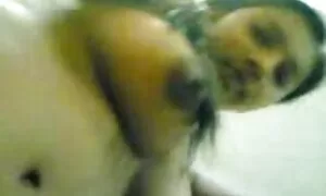 Thư ký là rất chán khi toàn bộ đội đi nghỉ, và vẫn còn có rất nhiều công việc văn phòng phải làm. Cô quyết định để thư giãn một chút phim sex nhật bản gái xinh không che và bắt đầu một thoát y. Cô nhấc ngu si đần độn màu xám từ dưới đó siêu gợi cảm vớ xuất hiện trong nịt. Nhảy, người phụ nữ bắt đầu vuốt ve mình dây quần lót của cô ấy nhận được một niềm vui thật sự.