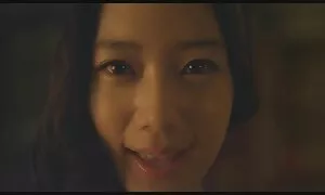 Trẻ dễ thương, nữ trên giường và đóng vai chính trong đồng tính trò chơi. Nude đẹp nhau những nụ hôn ngọt ngào, liếm dâm và chơi với vui mừng âm vật. Các người đẹp đưa cao su lớn trống và chơi với họ, bắt họ mũ đổi lại, họ đặt mình vào vị trí khác nhau và thủ dâm cho đến khi họ thủ sẽ nhật không che dâm.