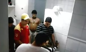 Dâm đãng, đĩ yêu để thưởng thức khó khăn đôi, vì vậy cô thường cất cánh nóng con đực. và sau đó, sắp xếp một quan hệ với họ. Lần này, các cô gái tóc vàng mời cô ấy những người quen cũ để truy cập, và sau đó dâm trước mặt họ, và bắt đầu mút của họ đồng tính. Những kẻ đã rất vui mừng về một gái điếm trong giày cao, để họ đưa cô ấy trên bốn chân và cô ta trong hai lỗ nhật bản không che cùng một lúc.