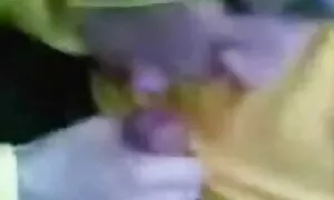 Các y tá, ngạc nhiên khi thấy chồng mình với người yêu của mình khi cô trở về nhà từ các ca đêm. Cô quyết định để làm cho niềm vui của anh ta quá và bắt đầu hướng dẫn anh ta trên mọi sự thay sex nhật bản không che đổi. Ông đã đi quá xa mà anh thậm chí còn bắt đầu làm tình với cô gái và liếm âm vật và âm đạo của một bệnh nhân. Ngạc nhiên của ông, ông nhận ra rằng ông thích phụ nữ nhiều hơn đàn ông.