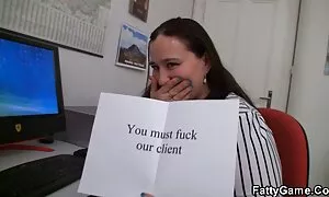 Hai cứng rắn bảo vệ nhà tù vắt phim nhat ban khong che một mảnh mai thân trẻ cỡi ngựa trong sự trừng phạt tế bào và đe dọa ông với gậy, cưỡng ép anh ta để hút lớn. Khéo léo, con trai, quỳ xuống giữa hai người đàn ông mạnh mẽ và kéo mình nhô ra thống lĩnh để làm việc, thực hiện một tuyệt vời, thổi kèn, và cũng đã xoay xở thoát thân của mình. Vui mừng bằng cách làm tình bằng miệng, các con đực đặt trụy lạc trong tù nhân ung thư và lần lượt đưa ban nhạc của mình, kéo dài lỗ và tiếp tục trong miệng.