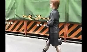 Các sếp yêu cầu sự ngọt ngào, thư ký cho anh ta nhảy một thú vị đồ, mà anh hứa sẽ để cảm ơn. Cô không quan tâm, vì vậy cô đã tắt cô ấy, và váy áo như vậy anh có thể đánh giá cao đồ lót của cô và vớ. Đây chỉ là sự khởi đầu, phim set khong che nhat ban và những con búp bê được sẽ mất tất cả. Nóng vớ cởi quần áo tại nơi làm việc, không phải xấu hổ vì tất cả những gì ông chủ của cô, đôi mắt đã nhìn chằm chằm vào cô ấy.